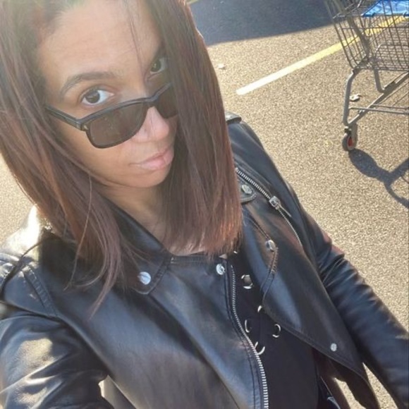 Meet your Posher, Chrissy - Picture 1 of 1